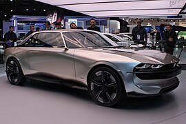 Peugeot e-Legend (2018) concept-cars Peugeot néo-rétro en hommage aux Peugeot 504 coupé de 1969.