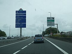 Autostrada A16 în direcția Belgiei, la ieșirea 46, aproape de Calais.