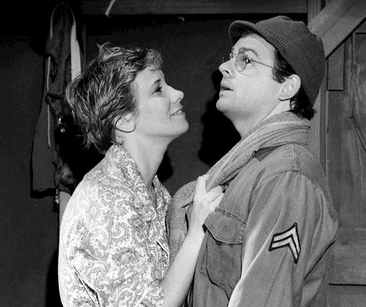 File:Gary Burghoff Pat Stevens MASH 1977.JPG