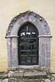 Puerta frontal de la iglesia.