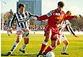 Wedstrijd uit de Finse competitie (Veikkausliiga 1996), FC Jazz–TPS Turku. Voetballer Luiz Antonio met spelers van TPS Turku.