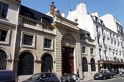 No 118, l'hôtel de Clermont-Tonnerre.