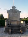 Le monument aux morts, au cimetière (août 2015).