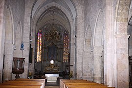 Pesmes Église Saint-Hilaire intérieur de l'église.jpg