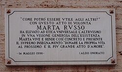 La lapide in ricordo di Marta Russo.