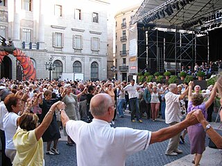 Sardana in Barcelona, september 2004