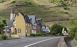 Bremm, dorpszicht vanaf de straat foto14 2017-05-31 15.28.jpg