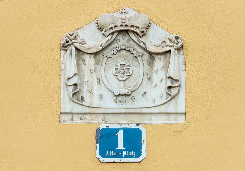 File:Klagenfurt Alter Platz 1 Altes Rathaus Wappen der Rosenberg 23072016 3971.jpg