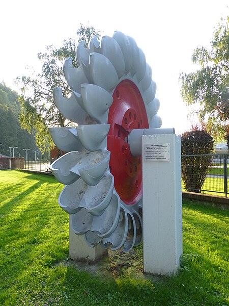 File:Kapfenberg turbine Pelton Kaplan strasse 353.jpg