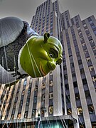 Shrek balloon (2055584391).jpg