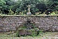 Château de Coat-Couraval : la fontaine.