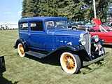 1932 Pontiac Series 402 Six 2-door 5-passenger Coach sedan