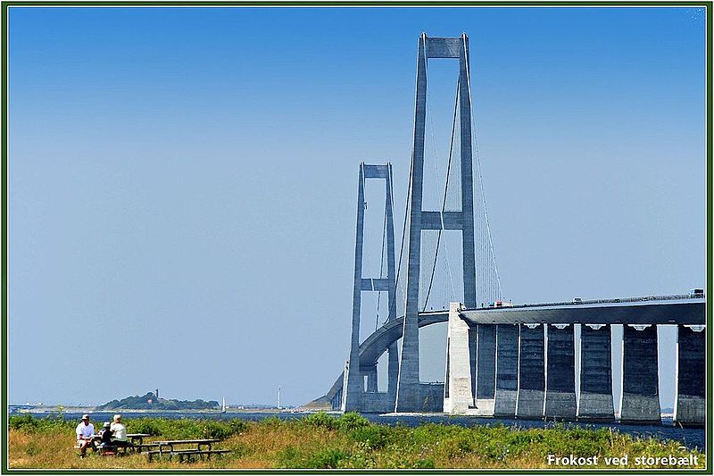 File:Storebæltsbroen ved isbådmuseet.jpg