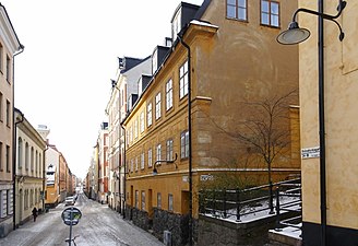 Ugglan mindre 8, Wilhelm Elies hus och Brännkyrkagatan mot väster.