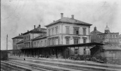 Empfangsgebäude von 1871, Gleisseite, 1903 oder 1904