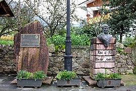 Monumento a Rafael del Riego y conmemorativo del "Pueblo Ejemplar de Asturias".JPG