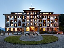 Het Kurhaus Bergün, locatie van het eerste seizoen.