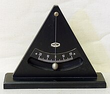 Demonstration pendulum used in science education, on display in the Schulhistorische Sammlung (School Historical Museum), Bremerhaven, Germany.