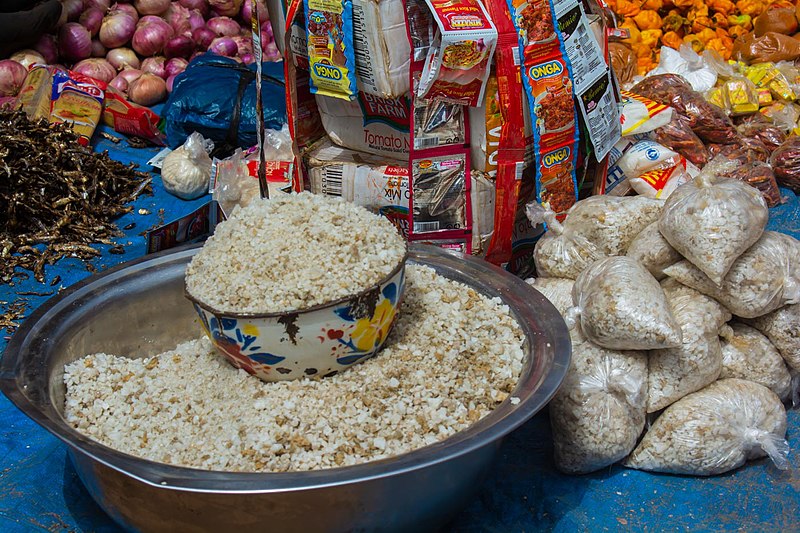 File:Salt Being Sold At Funsi Market.jpg