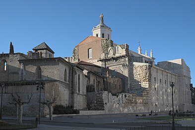 Fachada norte tras la demolición de las casas adosadas en 2005.