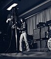 Roger Glover (no centro) com o Deep Purple em 1970