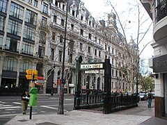 Avenida de Mayo station entrance