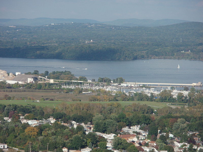 File:Haverstraw Marina.JPG