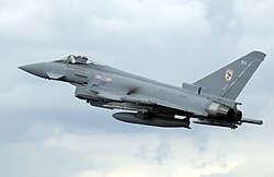 Typhoon F2 от Кралските ВВС по време на авиошоу на летище Кембъл, Великобритания, 2008 г.