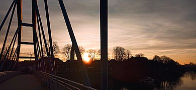 Nienburg Weserbrücke 2302090818.jpg