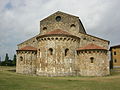 Chevet trichore de la basilique de San Piero a Grado.