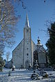 Sint-Catharinakerk en monument voor de Estische Onafhan-kelijkheidsoorlog