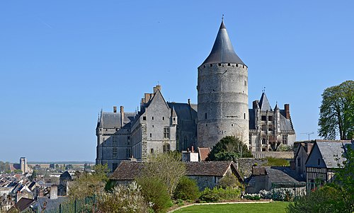 Le château de Châteaudun et son donjon.