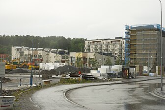 Nya bostadshus norr om Järva krog under uppförande.