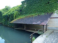 Lavoir sur l'Ouanne.