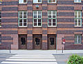 Behrensbau, Portal