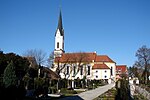 Friedhof mit Pfarrkirche