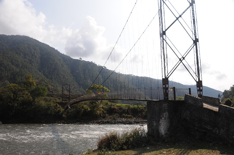 File:Bridge to Khamsum Yulley Namgyal Chorten Punakha Valley - Bhutan - panoramio (1).jpg