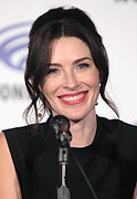 Bridget Regan interprète Sasha.