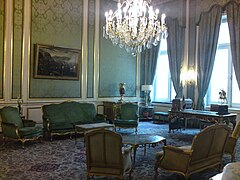 Vue de l'ancien petit salon et bureau de Farah Pahlavi au palais Blanc