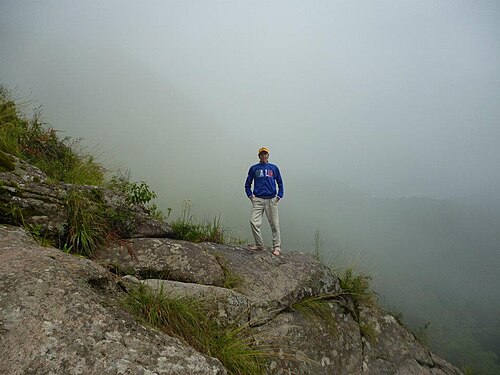 Turista visita los cerros de Tucumán