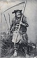 Un faucheur d'ajoncs au Ménez-Hom (carte postale Villard, vers 1910).