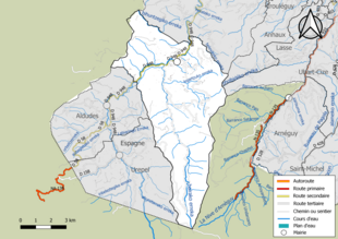 Carte en couleur présentant le réseau hydrographique de la commune