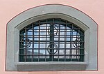 Thumbnail for File:Althofen Schlossplatz 2 Neues Schloss Gitterfenster 24062015 5275.jpg