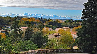 Vue vers le sud : le massif de Tabe.