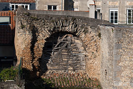 Deuxième niveau d'arcatures 6, rue Bourcani.