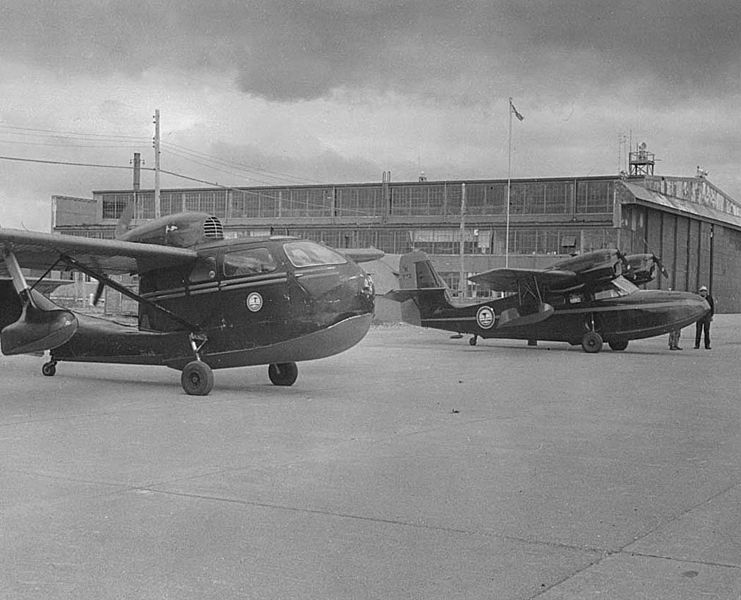 File:FWS aircraft at Yakutat 1949.jpg