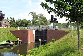 Garwitz Elde-Schleuse 2009-06-23 008.jpg