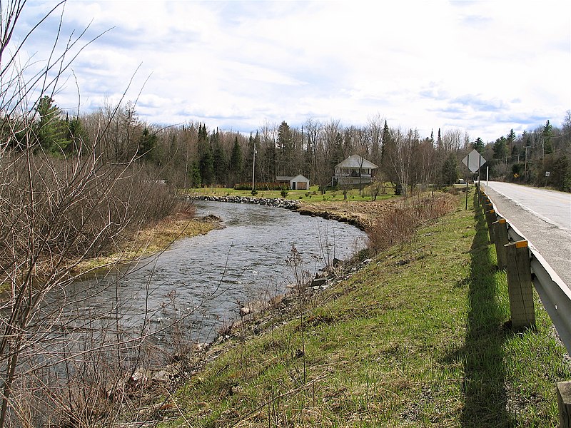 File:Rivière Missisquoi sur la route 245 - panoramio.jpg