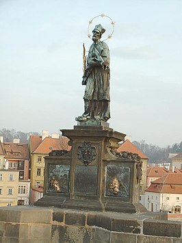 Standbeeld Johannes Nepomucenus op de Karelsbrug te Praag