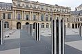 Art public par l'artiste Daniel Buren à Paris, dits colonnes de Buren